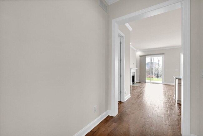 Building Photo - Light, bright, and move-in ready home in the highly sought-after Trilogy at Lake Norman community...