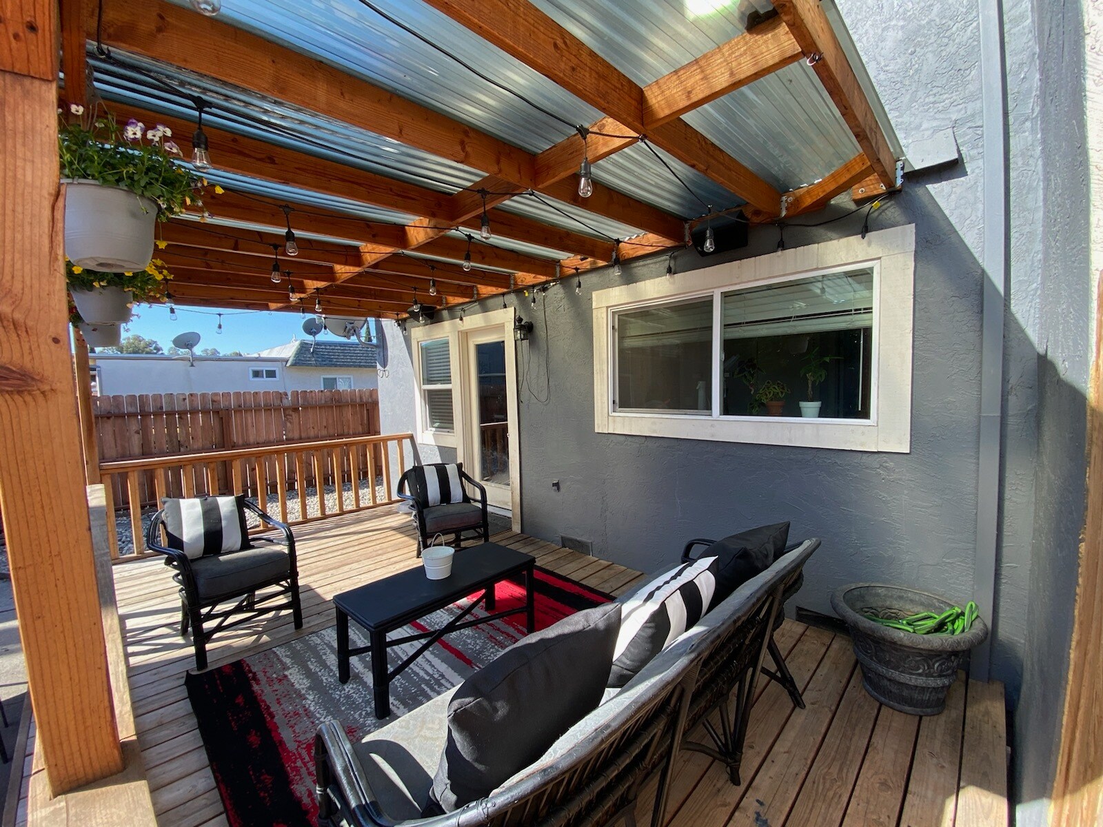 Building Photo - 2464 Beaufort Dr