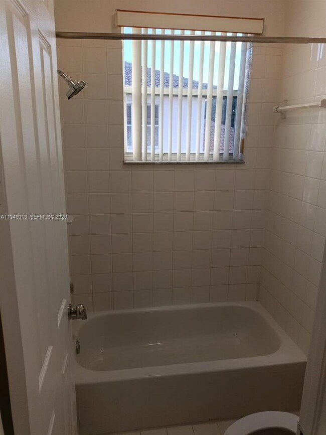 Building Photo - 4210 NE 22nd Dr