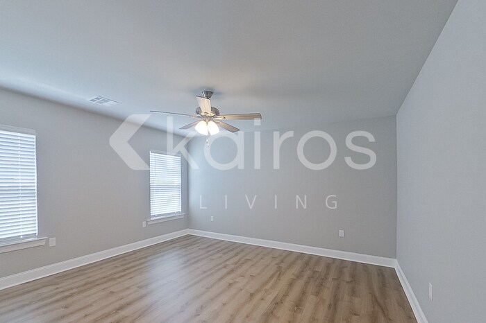 Building Photo - 13808 Pinyon Dr