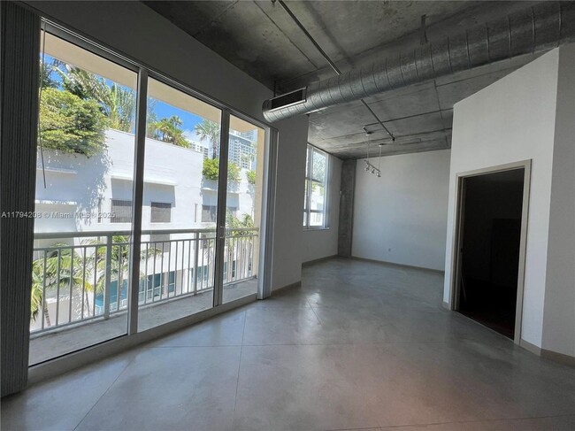 Primary Photo - 2001 Biscayne Blvd