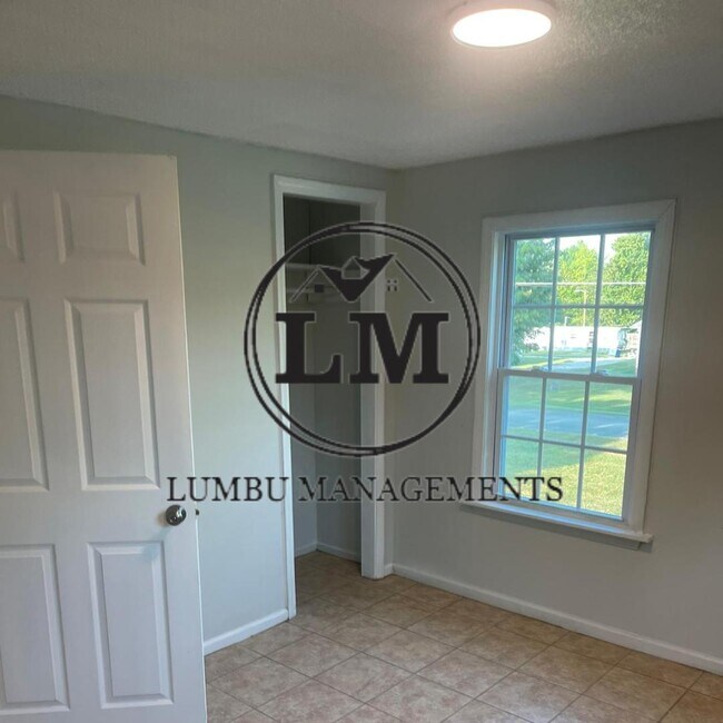 Building Photo - 2649 William Allen Rd