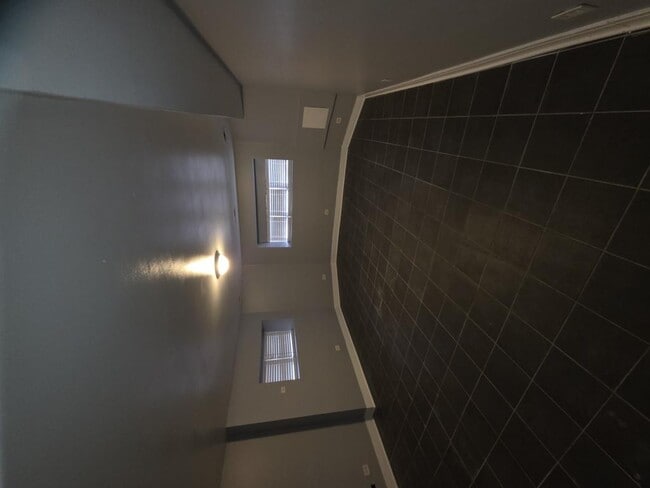 Building Photo - 6832 S Clyde Ave