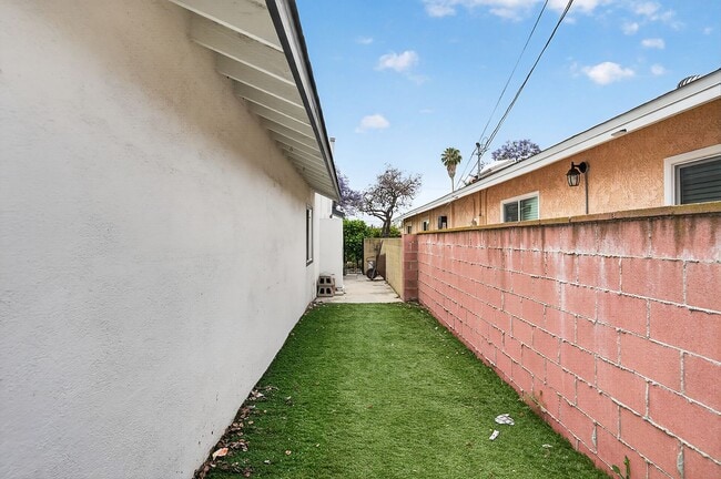 Building Photo - Beautiful 4 Bedroom Home with Smart Features, Entertainer’s Backyard & Attached Garage