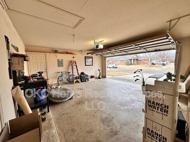 Building Photo - 10716 NW 31st Terrace