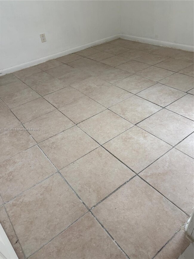 Building Photo - 20520 NW 2nd Ct