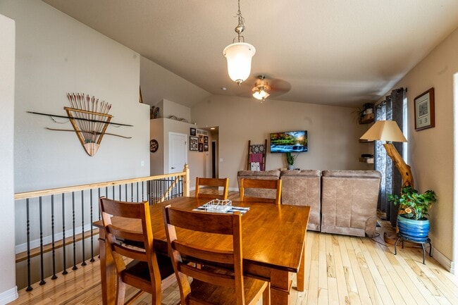 Building Photo - Beautiful 3 Bedroom, 2 Bathroom Ranch – Available Early April!