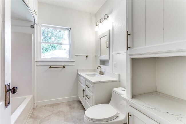 Building Photo - 4601 Pershing Ave