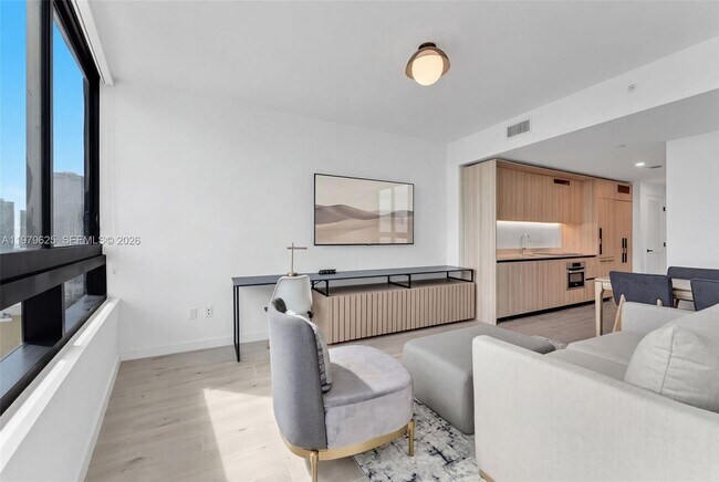 Building Photo - 225 N Miami Ave