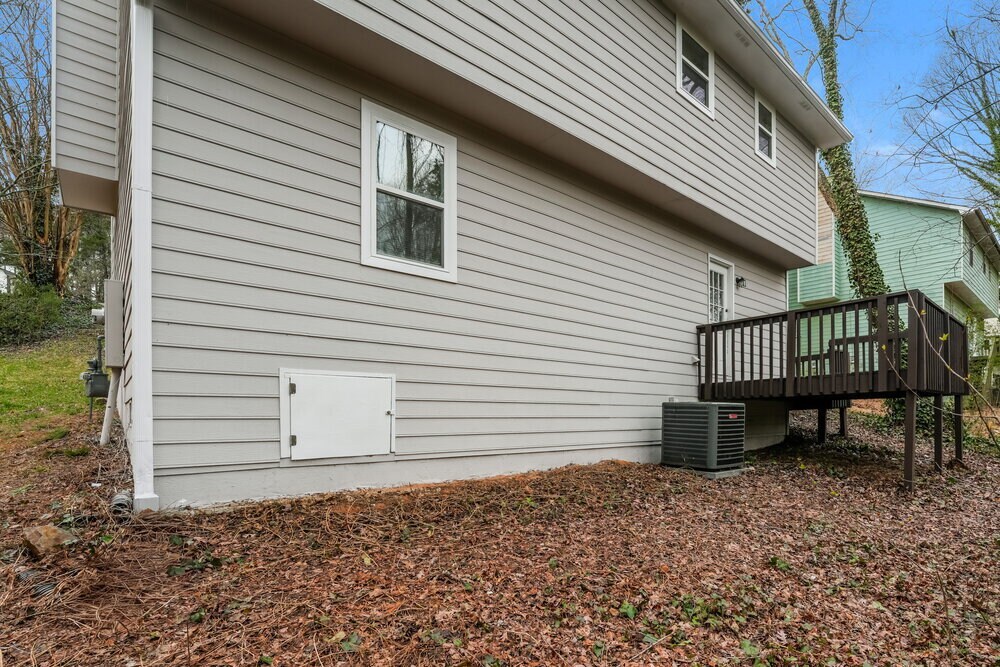 Building Photo - 2704 Laurel View Dr