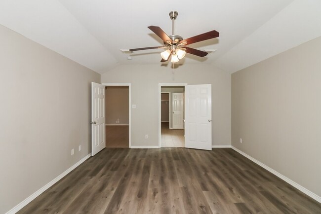 Building Photo - 1427 Waterside Village Drive