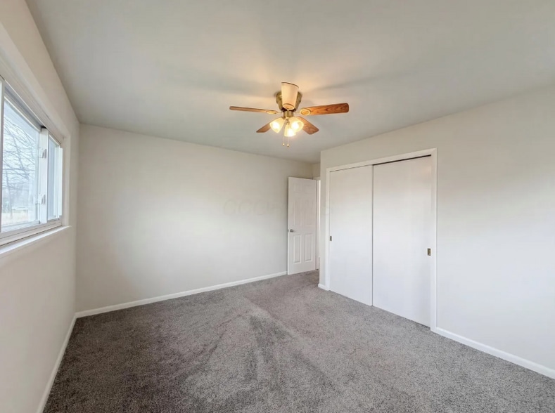 Building Photo - 413 Sherwood Dr W