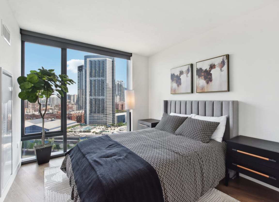 Building Photo - 215 N Clinton St