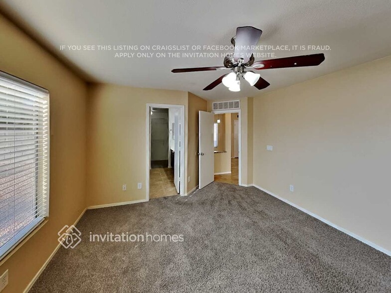 Building Photo - 13043 W Via Camille