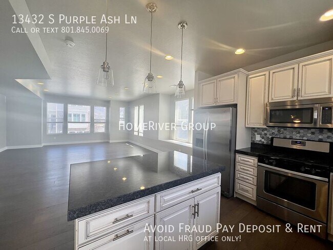 Building Photo - Beautiful Town Home For Rent!!