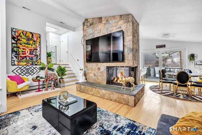 Building Photo - 110 Grenelle St