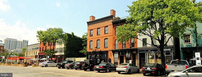 Building Photo - 706 S Bond St