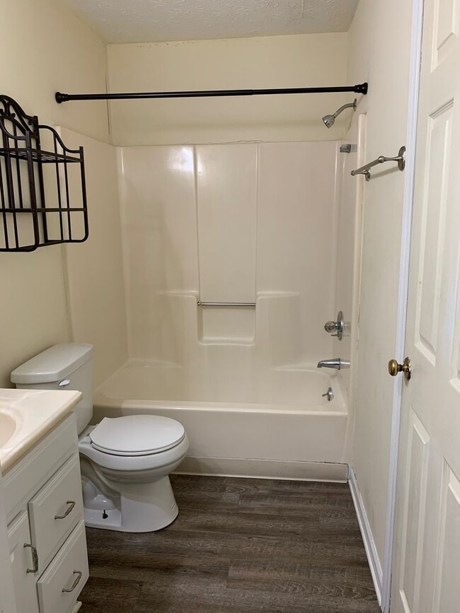 Building Photo - 1 Bedroom condo- Steps away from UGA! Available early August 2026