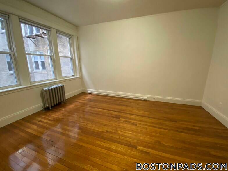 Building Photo - 1167 Boylston St