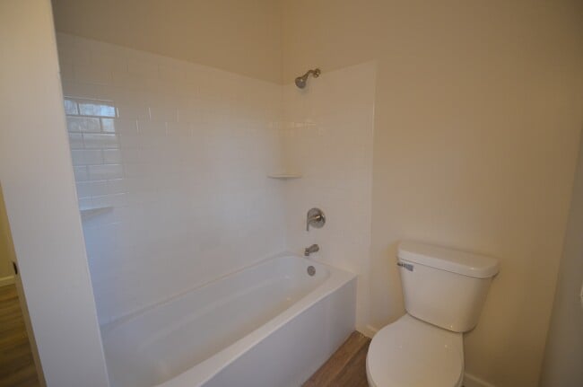 Building Photo - 612 Highway 55