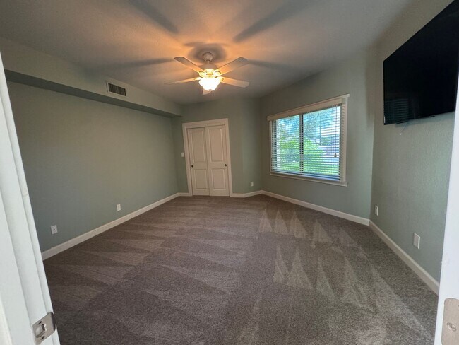 Building Photo - Cameldale Gated Community