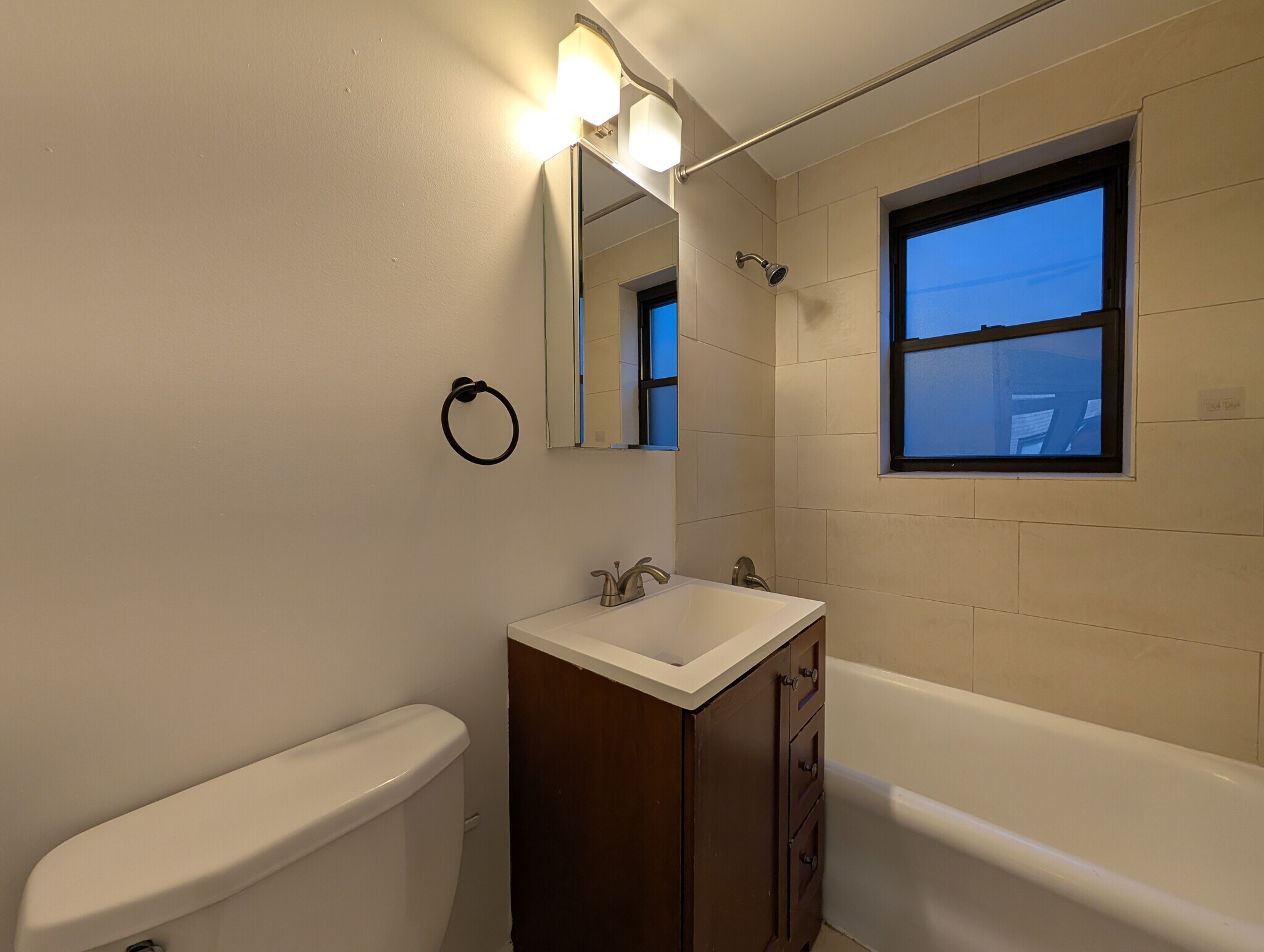Building Photo - 4032 N Ashland Ave