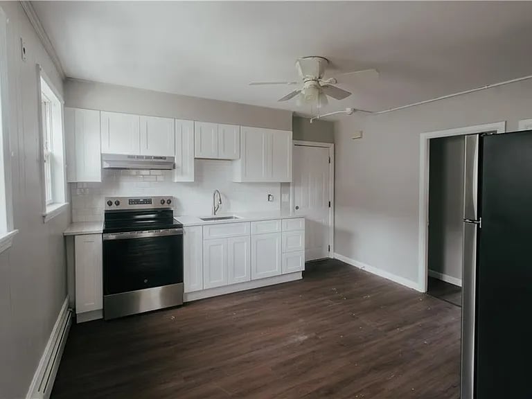 Building Photo - 47 Grace St