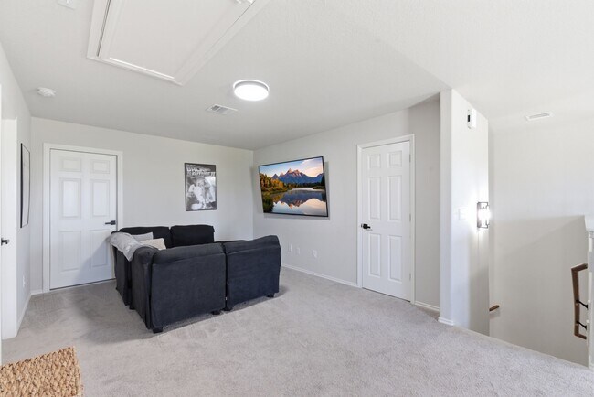 Building Photo - 8027 Dauntless Dr