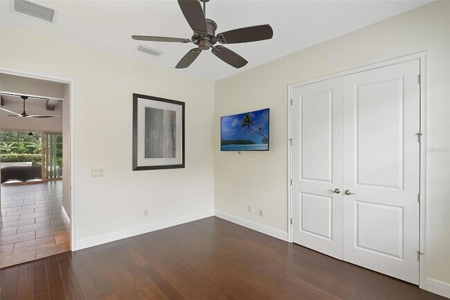 Building Photo - 5800 Marleon Dr