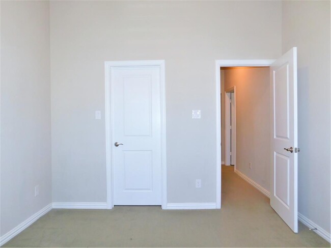 Building Photo - 5520 Liberty Dr