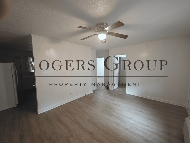 Building Photo - #450 - 416-418 Ridley St Duplex