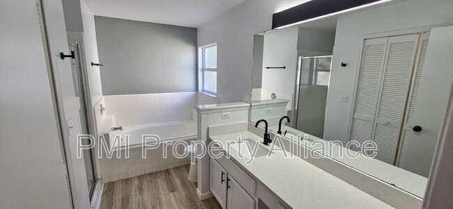 Building Photo - 4902 Monarch Ln