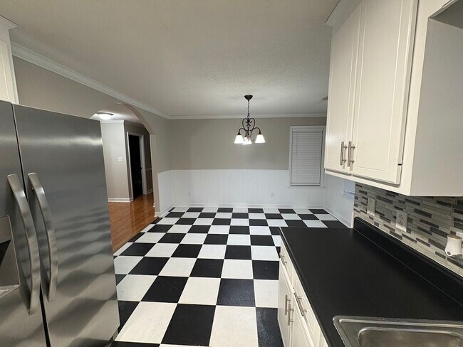 Building Photo - 103 Willow Green Dr