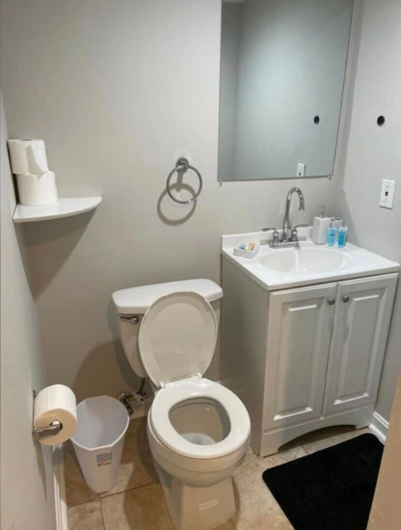 Bathroom 1 - 4296 Southern Ave SE