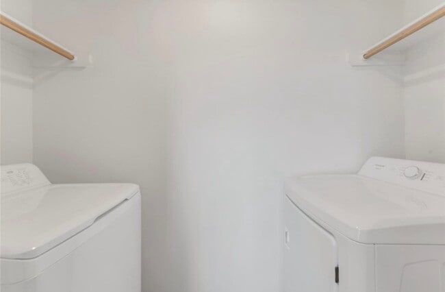 Building Photo - 10475 Cloud Nine Ct