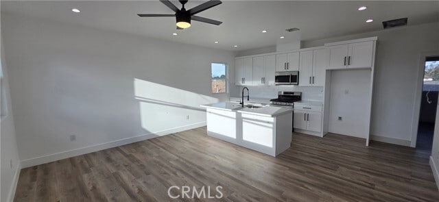 Building Photo - 4705 N Lakewood Blvd