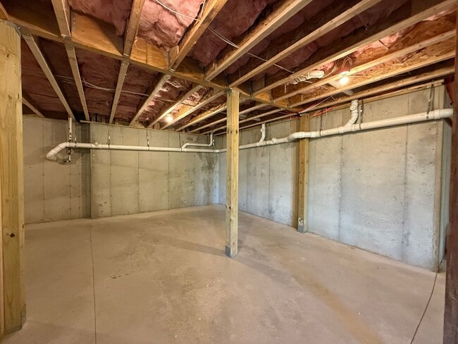 Building Photo - Newly Built 5BD, 4.5BA Knightdale Home wit...