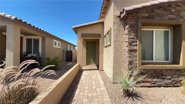 Building Photo - 2124 Del Aqua Ave