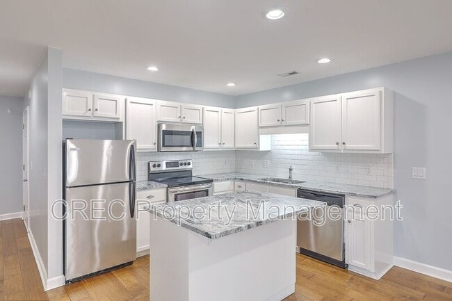 Building Photo - 2882 Mackenzie Ct