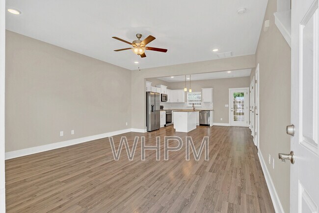 Building Photo - 127 Dry Creek Commons Dr