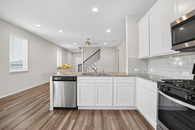 Building Photo - 9205 Inland Leather Ln