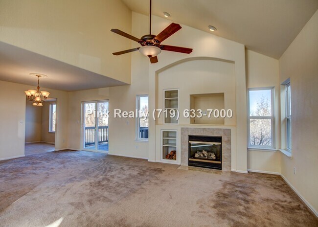 Building Photo - 985 Ridgebury Pl