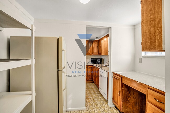 Building Photo - 357 S 200 W St