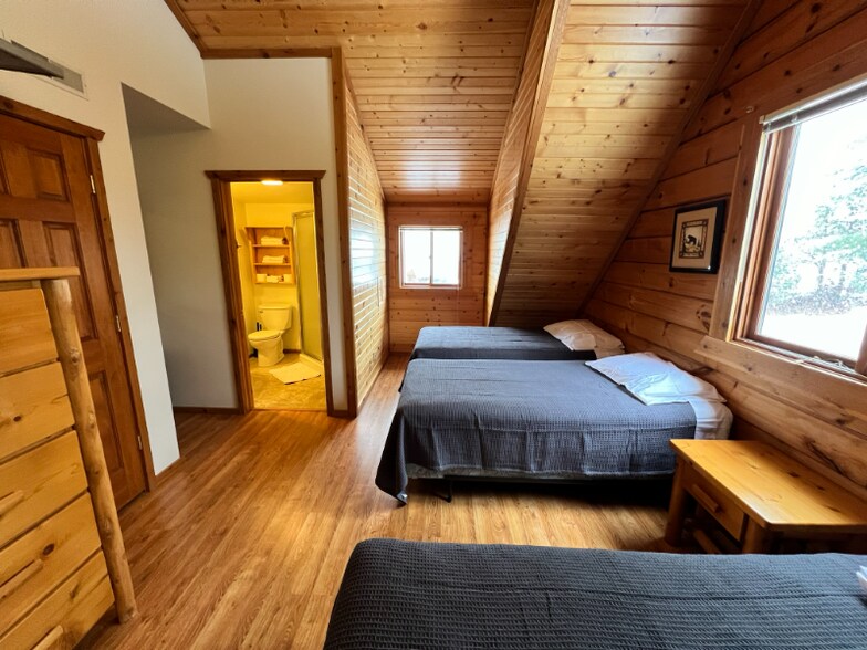 Building Photo - 207 Blossom Dr