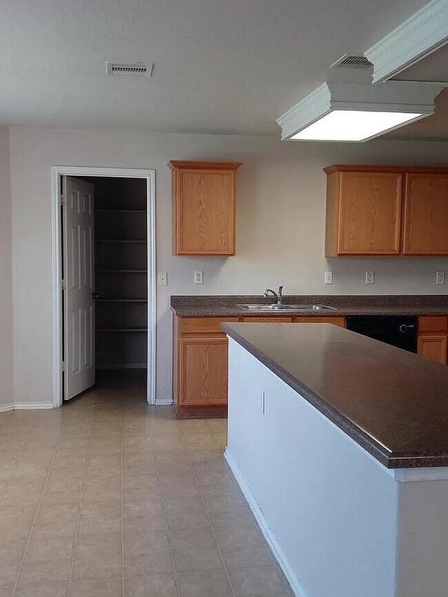 Building Photo - 11231 Sierra Trl