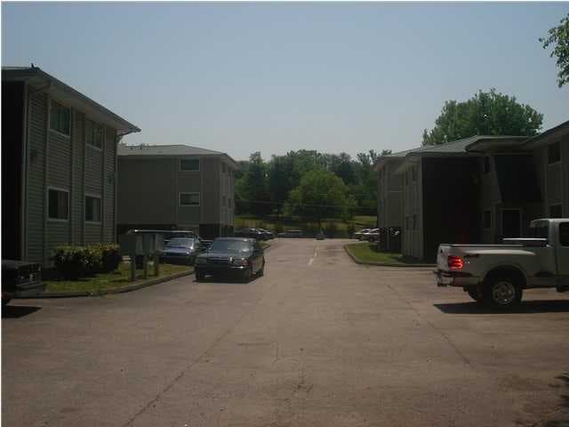 Building Photo - Willow Creek Apartments