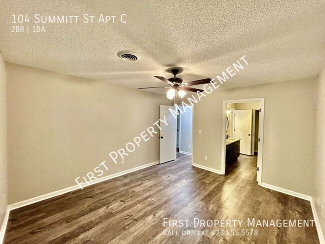 Building Photo - 104 Summitt St