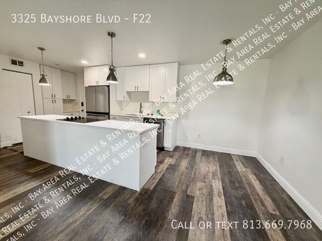 Building Photo - 3325 Bayshore Blvd