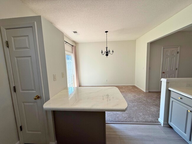 Building Photo - 204 Braelock Dr