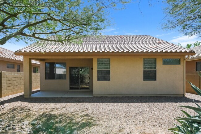 Building Photo - 1824 W Kuralt Dr